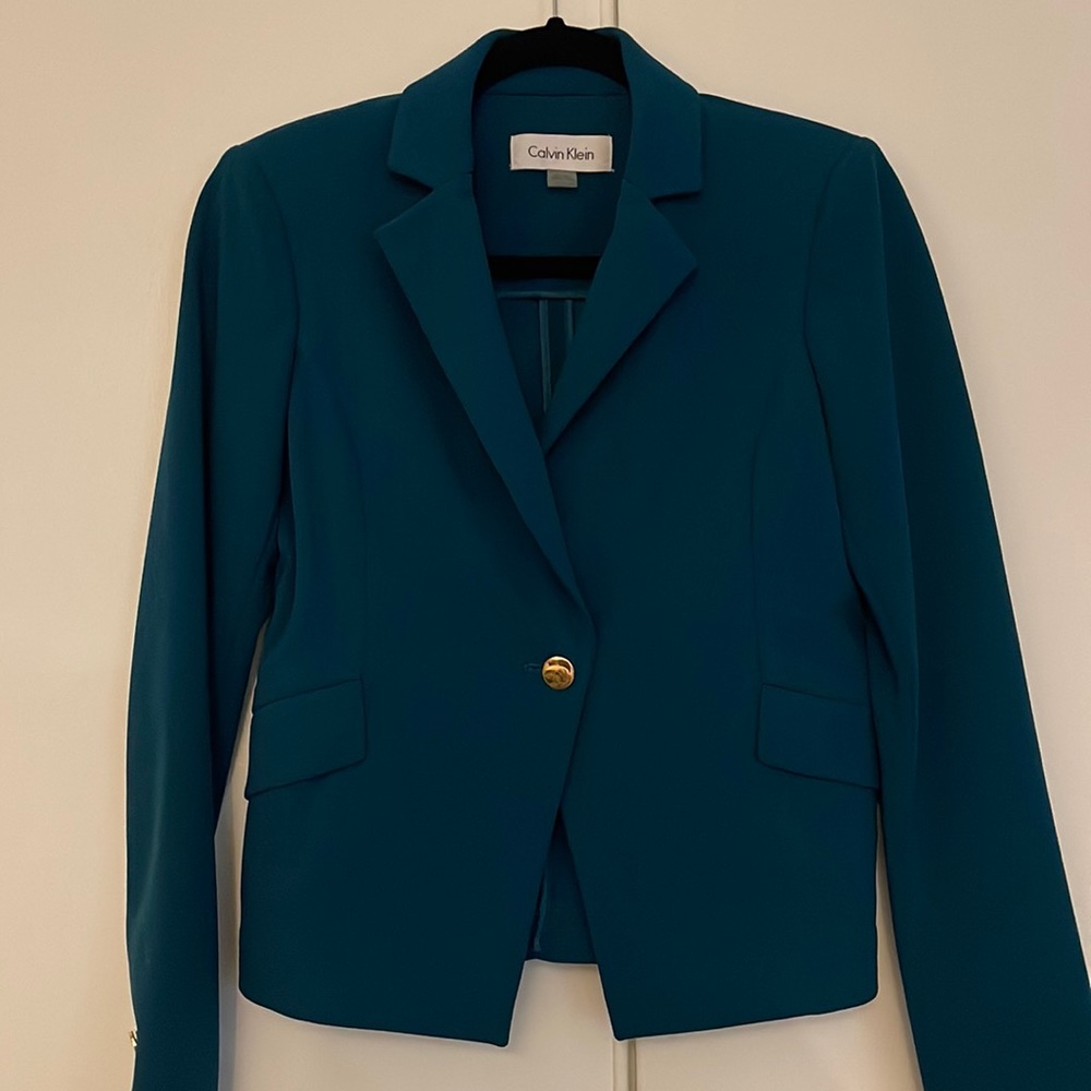 Calvin Klein 2Piece Suite (Teal) Size 4P in great almost new condition.